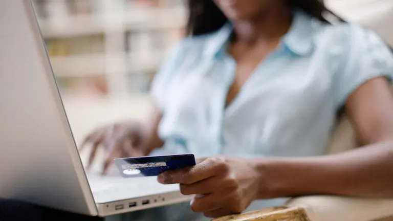 La CACE lanza una portal para colaborar con comercios: en qué consiste su programa para ayudar a vender online