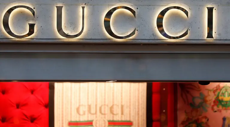 Compras "experienciales": las tiendas de alta gama se reinventan para atraer al público millennial