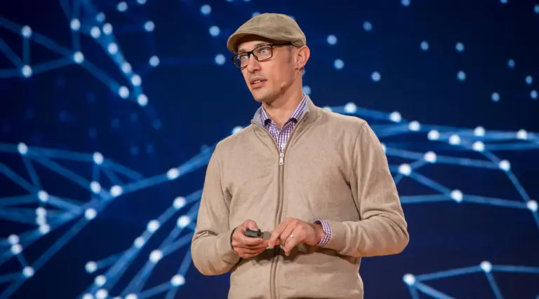 CEO de Shopify rompe un mito: por qué cree que no hace falta trabajar 80 horas semanales para tener éxito