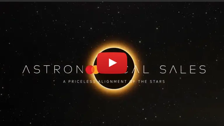"Ventas Astronómicas": la creativa campaña de Mastercard que se pudo "ver en el cielo"