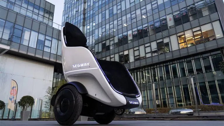 Segway lanza la evolución del monopatín eléctrico: conocé su S-Pod, un sillón con ruedas para moverse en la ciudad