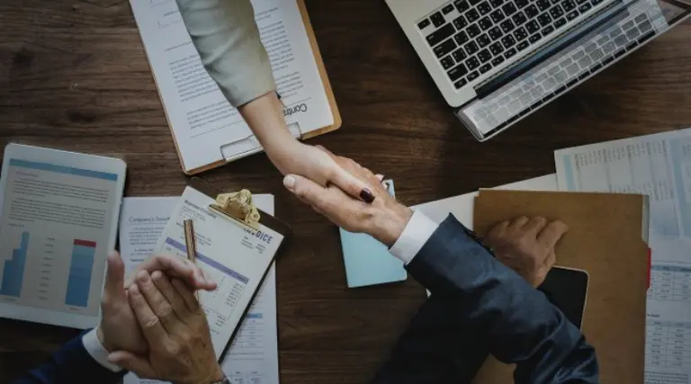 Ingeniera de Spotify escribe un libro para superar entrevistas de trabajo técnicas: 5 consejos imperdibles