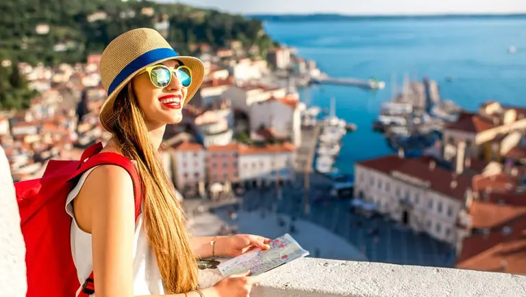 Vivir en el exterior: ¿qué país europeo "tapado" es el más fácil para emigrar?