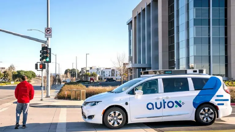 Cambio de planes por la pandemia: ¿cuándo se podrá viajar en un auto sin conductor?