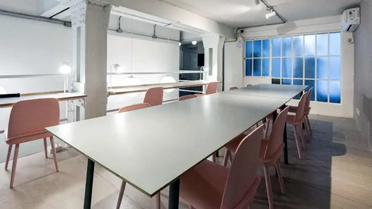 Un hostel en Buenos Aires apuesta a crecer con el coworking y las cámaras cápsulas