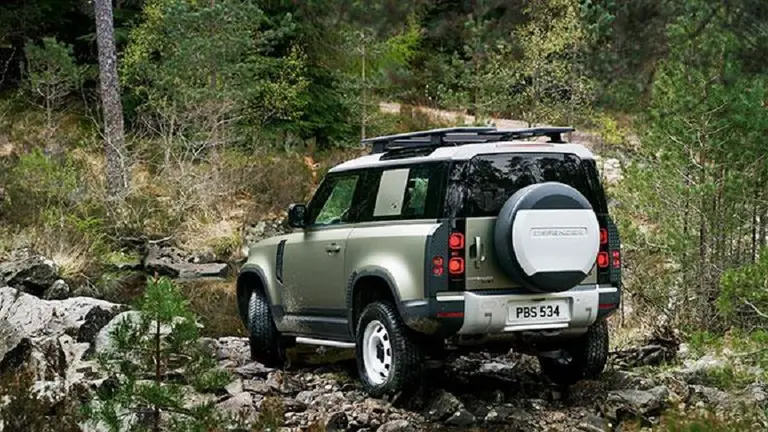 Land Rover cerró una alianza con Qualcomm para impulsar la conectividad inalámbrica en sus 4x4