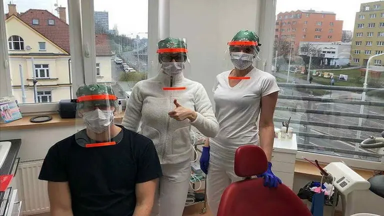 La impresión 3D y su ayuda para paliar la pandemia: se fabrican máscaras para los médicos