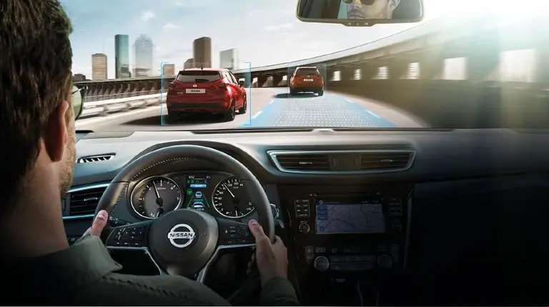 DeepSeek llega a Nissan: cómo la marca japonesa integrará la inteligencia artificial china a sus autos