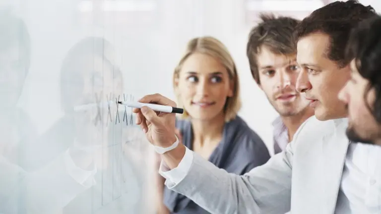 Líderes de proyecto: cómo es el perfil de estos profesionales, cuánto ganan y por qué son claves para las empresas