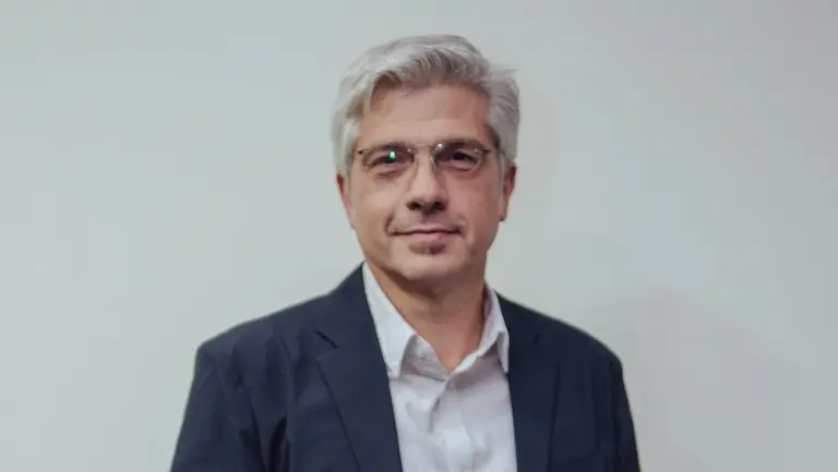 "Sería ideal que pasáramos de M’Hijo el dotor a mi hije programador"