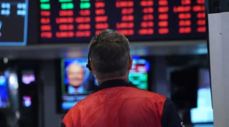 Influencia bursátil: la "burbuja" de las acciones a nivel mundial no inquieta a los traders de Bitcoin