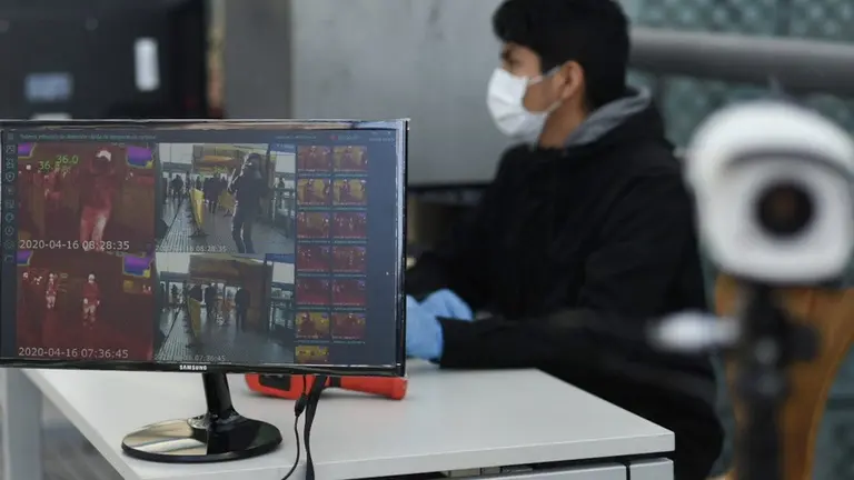 Lo que viene: así vas a transitar por la Ciudad, en medio de robots, cámaras infrarrojas y sensores anticontagio