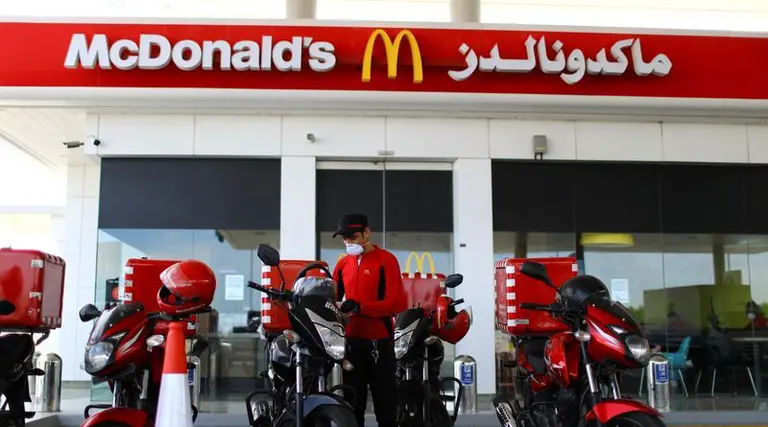 El coronavirus derrumba su negocio: las ganancias de McDonald's se hunden por el limitado servicio en sus restaurantes