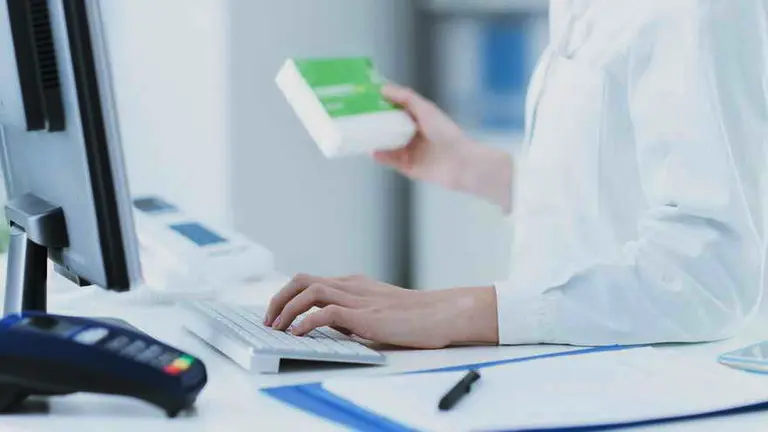 Farmacéuticos, en contra del proyecto de receta digital : uno por uno, los argumentos que critican de la iniciativa