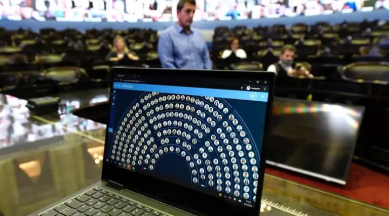 Asi es el proyecto de Ley busca que los proveedores de bienes y servicios constituyan sus domicilios electrónicos