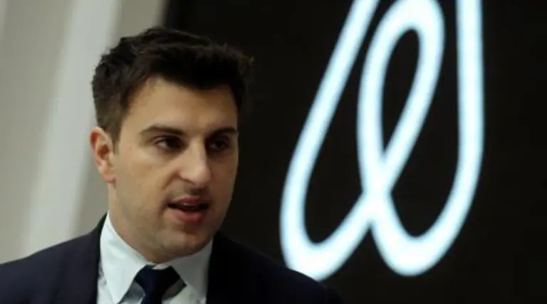 CEO de AirBnB duda sobre futuro de su empresa: por qué cree que perdieron todo "en semanas"