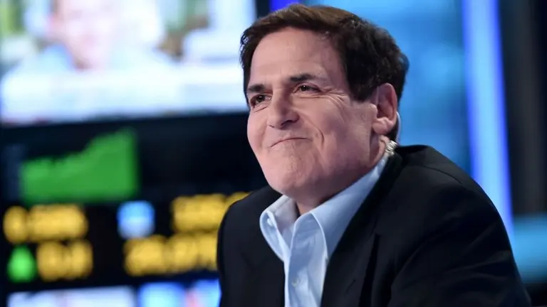 Empezó vendiendo leche en polvo y hoy tiene u$s4.300 millones: la fórmula del éxito de Mark Cuban