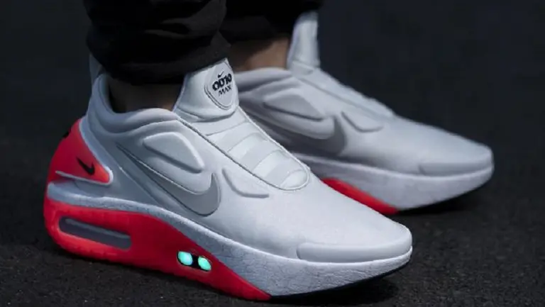 Nike lanzó unas Air Max 90 que se atan solas: así es el clásico modelo con tecnología de "Volver al futuro"