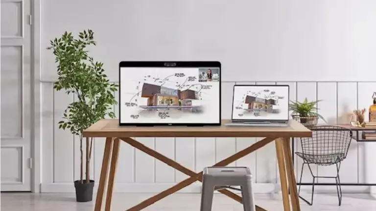 Zoom se mete en el negocio del hardware: así es su pantalla inteligente diseñada para videoconferencias
