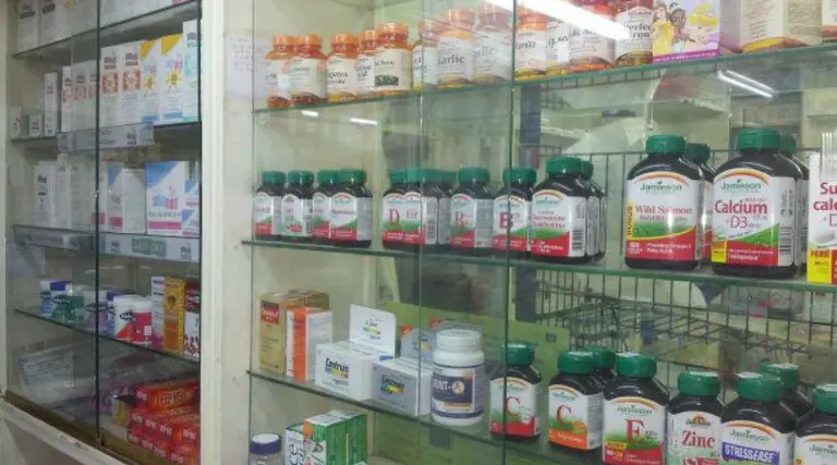 Farmacéuticos alertan que la Ley de Receta Digital "pone en peligro 100.000 puestos de trabajo"
