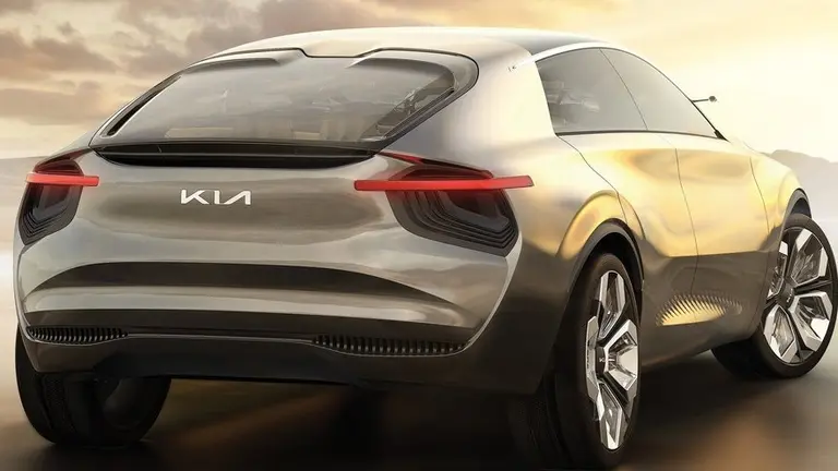 Kia "sale a la calle" con su SUV coupé eléctrico: conocé el vehículo que promete 500km de autonomía