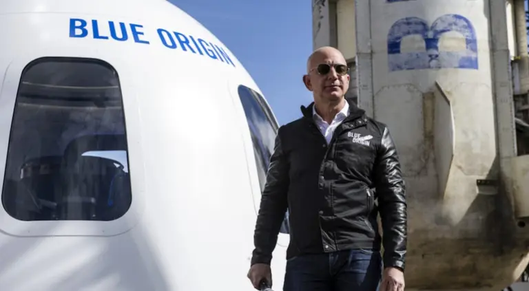 Sueños de millonario: Bezos viajará al espacio acompañado de una "persona muy especial"