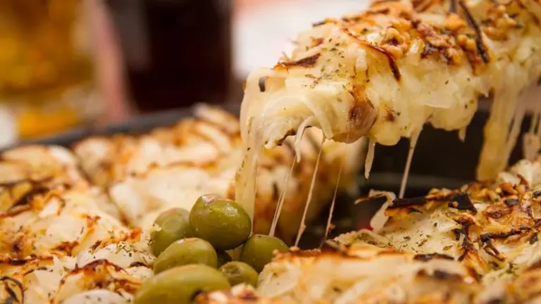 El viral del día no fue Messi ni el burofax: la pizza vuelve a dividir a los argentinos