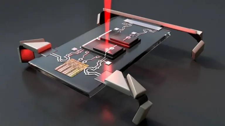 Crearon robots microscópicos que podrían llegar a viajar a través del tejido y la sangre