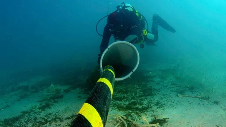 La crisis no detiene a la conectividad: la fibra óptica llegará a la Patagonia
