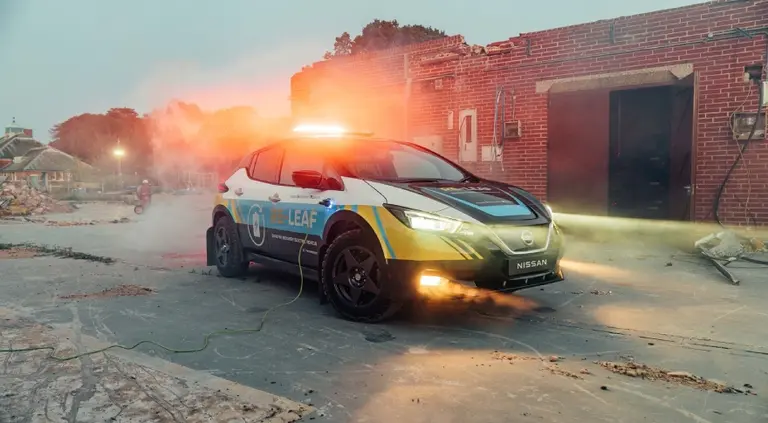 ¿Chau al grupo electrógeno?: Nissan lanzó el Re-Leaf, el auto que se "transforma" en usina eléctrica