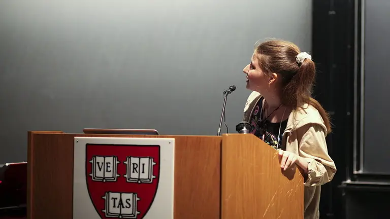 De crear el "Pirate Bay" de la ciencia a ser acusada de espía rusa por EE.UU., ¿de quién hablamos?