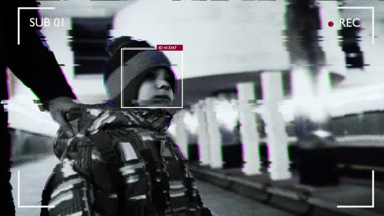 Una activista rusa desata la polémica: las fragilidades de los sistemas de seguridad públicos por video