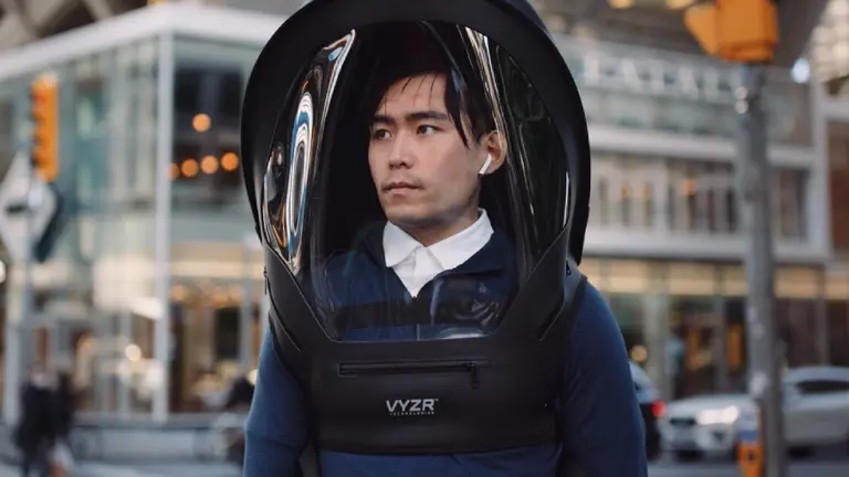 Como un astronauta: así funciona BioVYZR, la cápsula "de lujo" que te protege totalmente del coronavirus