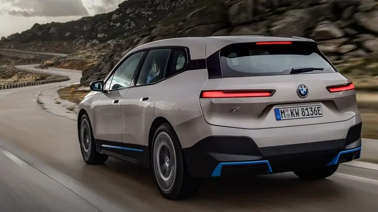 ¿Tiembla Tesla?: BMW revela el ambicioso plan de la firma en la Argentina