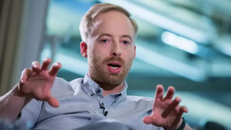 ¿Rechazarías u$s 112 millones para dedicarte a ayudar a tu esposa en su carrera?: este hombre lo hizo