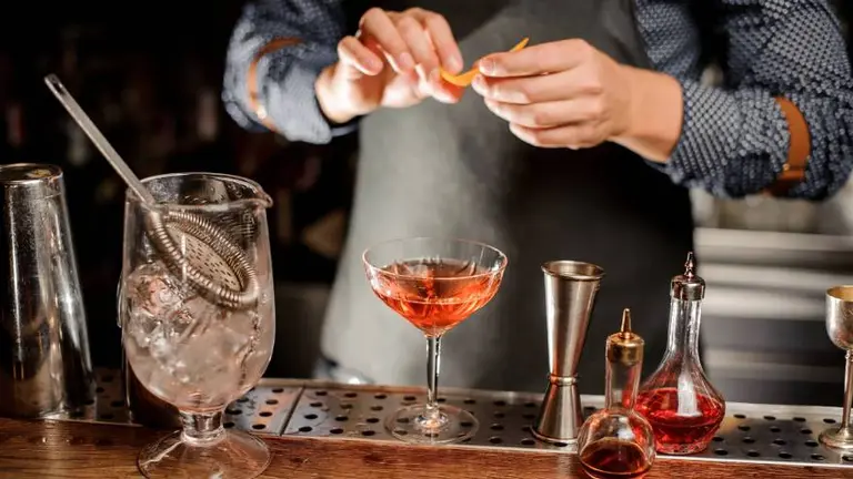 Se vienen los brindis de fin de año: conocé la app que te puede convertir en un "experto" de la coctelería