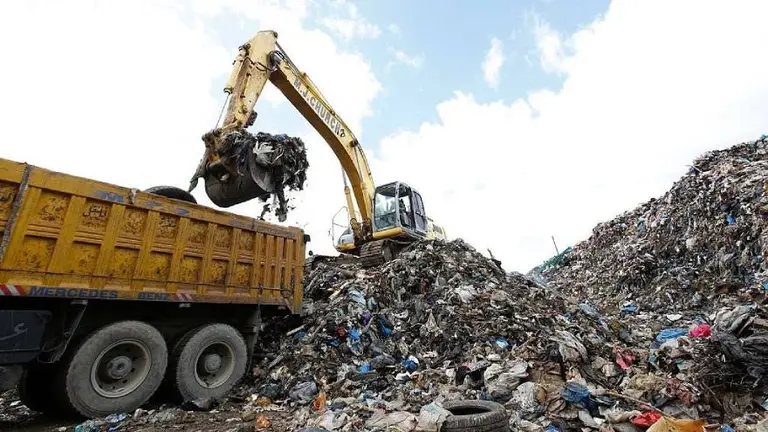 Tiró un disco con 7.500 bitcoins en 2013: hoy ofrece u$s70 millones para recuperarlo de un basurero