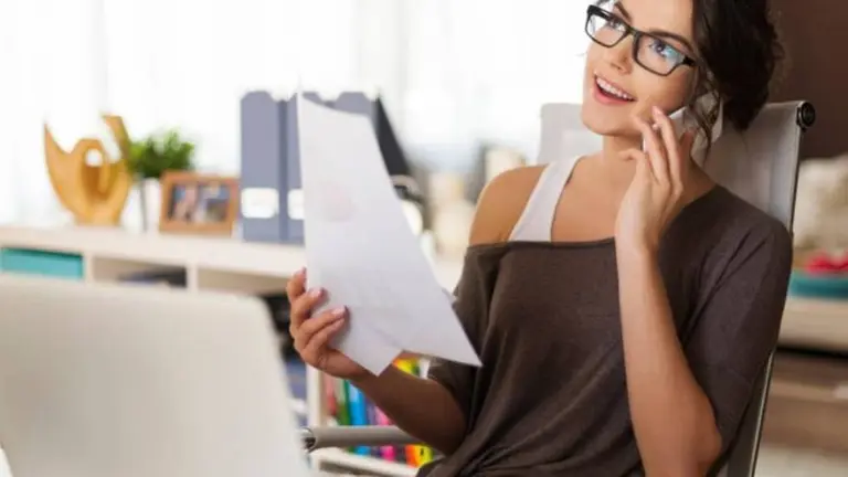 Trabajás desde casa para el exterior y ganás en dólares: qué se pide, dónde anotarse (y cómo lo cobrás)