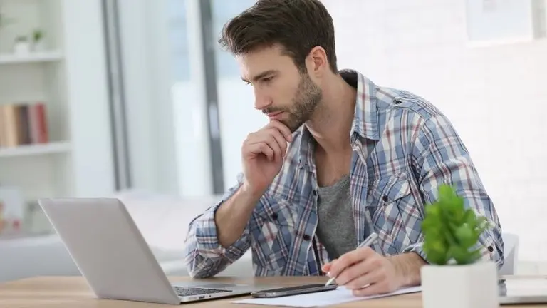 Esta Universidad 4.0 lanzó nuevos cursos "Part-Time": duran solo 8 meses y permiten conseguir trabajos con sueldos en dólares