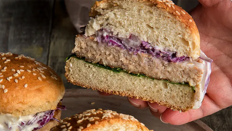 La primera hamburguesa de pollo 4.0 argentina: el plan de la foodtech que busca facturar $1.000 millones