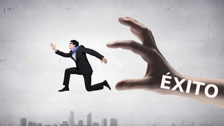 "Miedo al éxito": los 5 motivos más comunes que lo causan y las claves para superarlo