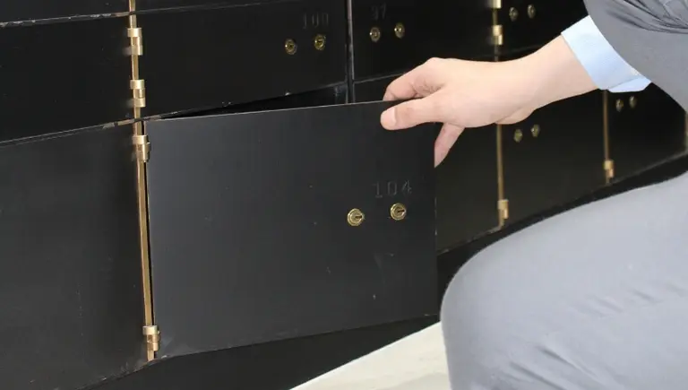 El auge silencioso de las cajas privadas en un país que ahorra fuera del sistema