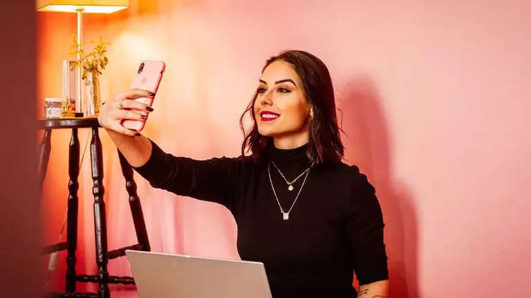 Golpe a los influencers: Noruega lanza ley que obliga a avisar cuando las fotos están retocadas