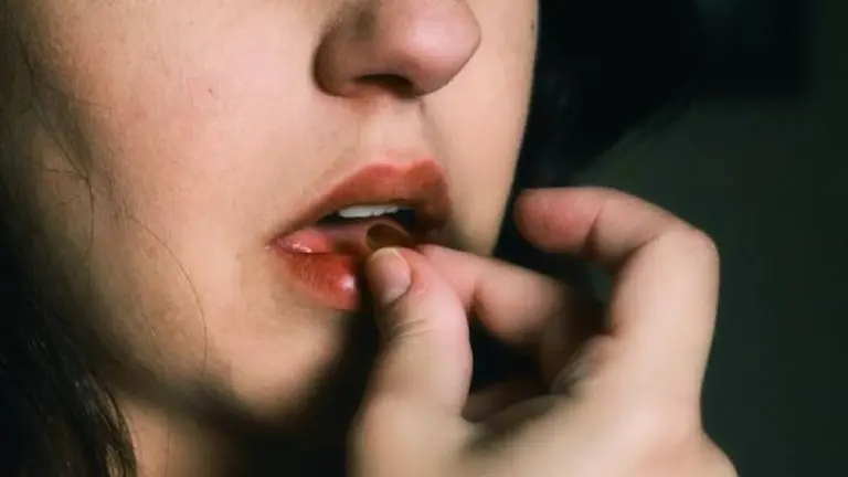 Lucha contra el coronavirus: este gigante farmacéutico ya está probando una pastilla en humanos