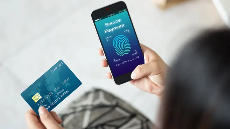 México exigirá verificación biométrica para cada transferencia de un banco o con Bitcoin desde 2027