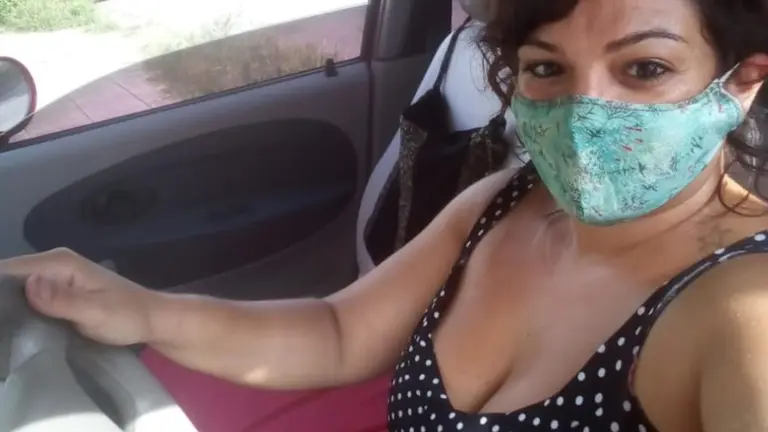 Vive en La Matanza, creó un servicio de transporte para mujeres y lo bautizó "UBRE": Uber la demandó