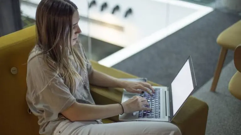 Estudiá "gratis" para un trabajo con sueldazo: así podés acceder a una de las carreras con mayor salida laboral