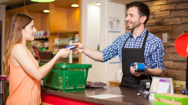 ¿Qué es el "cashback", la nueva herramienta de las fintech para conquistar a los usuarios?