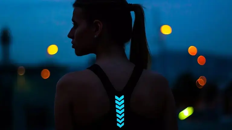 Tu ropa ya es inteligente (y "habla" con tu teléfono): así se transforma la industria textil