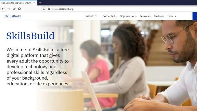 Gigante estadounidense amplía programa "gratuito" de capacitación: ¿cómo podés inscribirte?